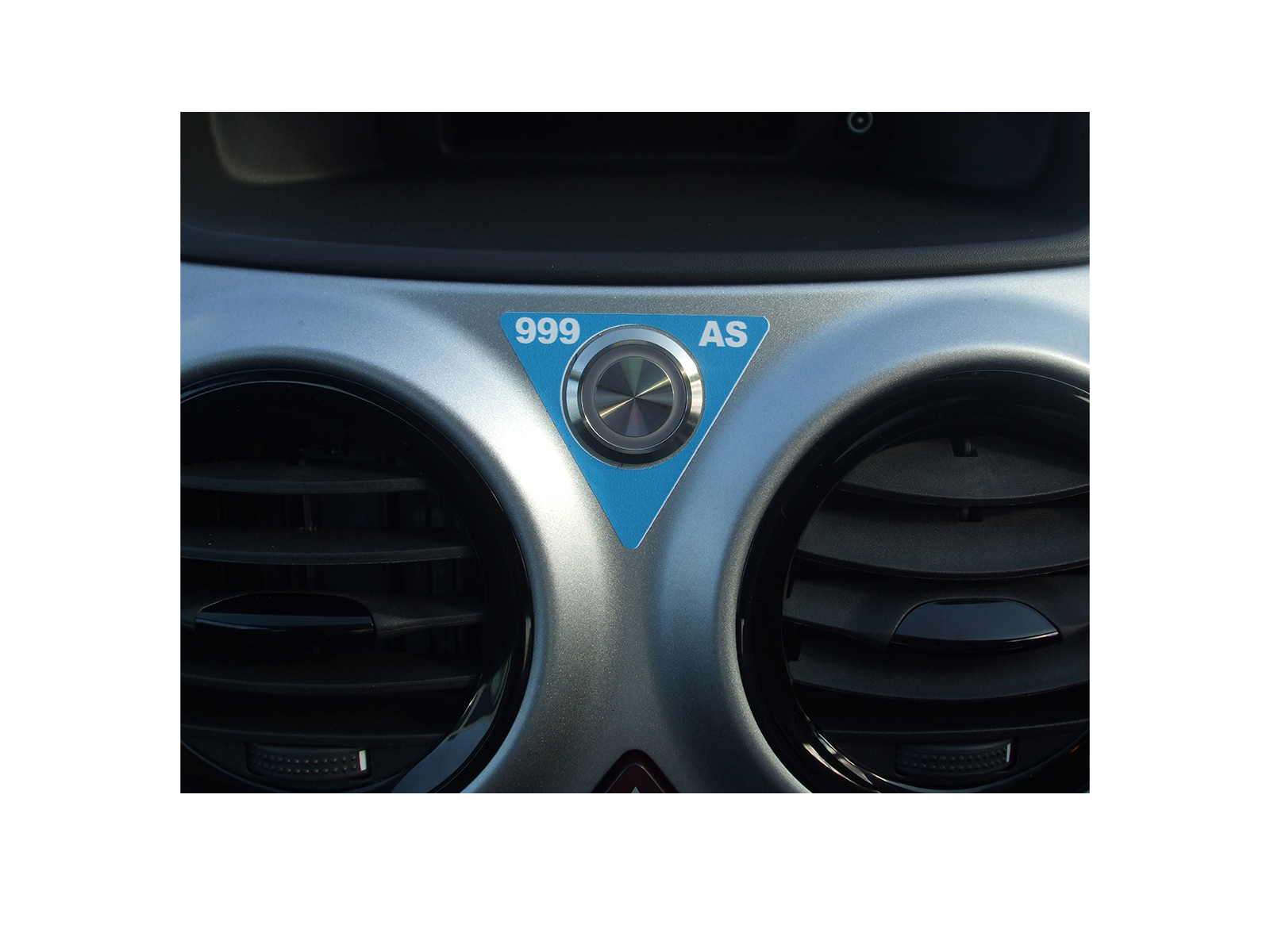 UNO Advanced System - Universal Mini Controller and Switch Uno Switch in Situ on Centre Console of Vehicle