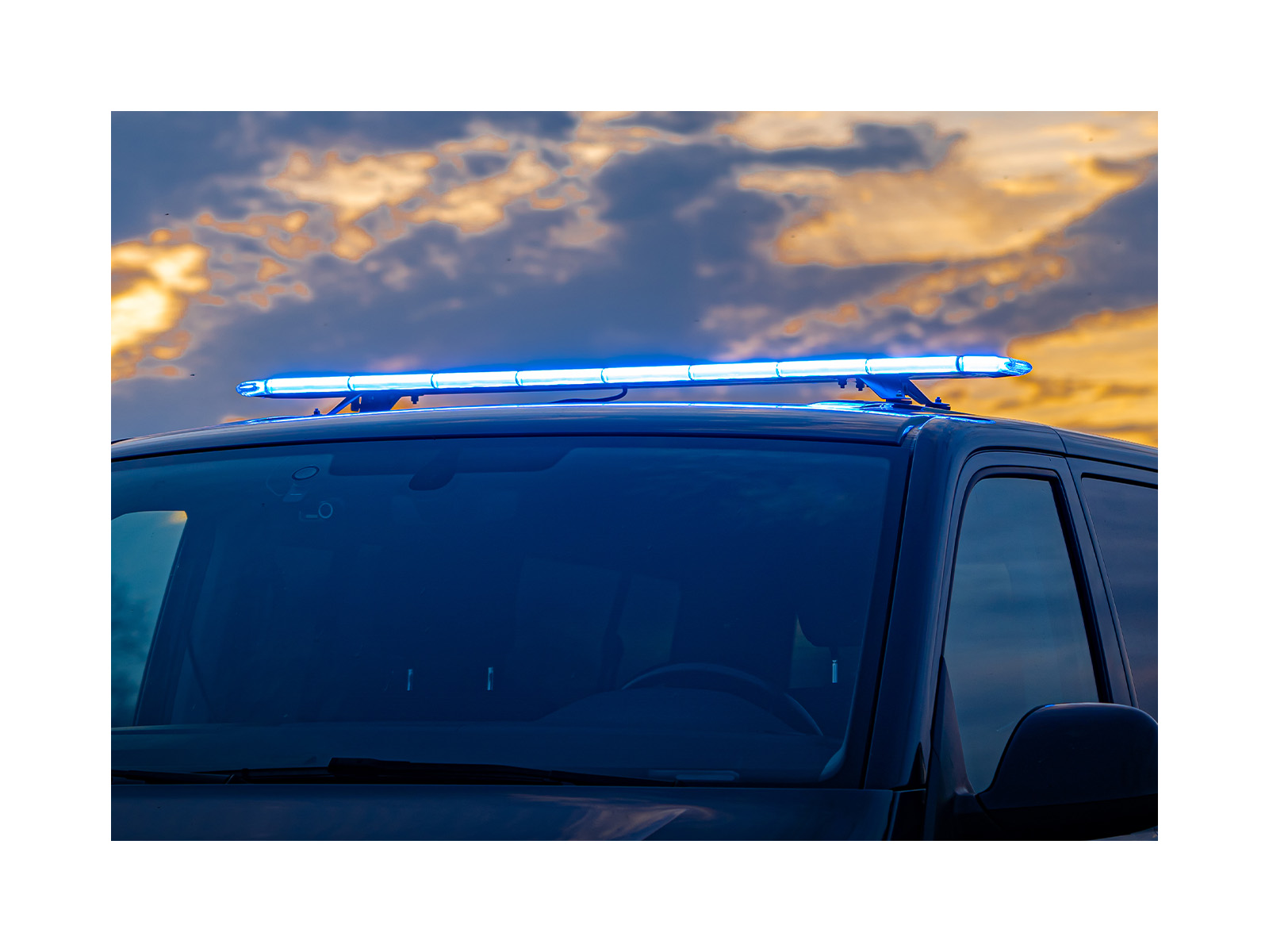 LB200 lightbar in blue with 7 modules on front of vehicle