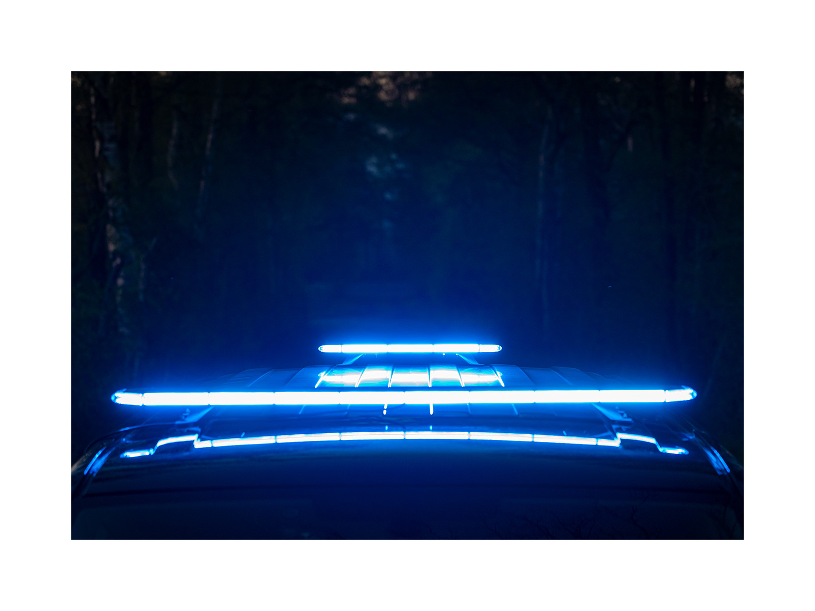 LB200 lightbar in blue as double lightbar system